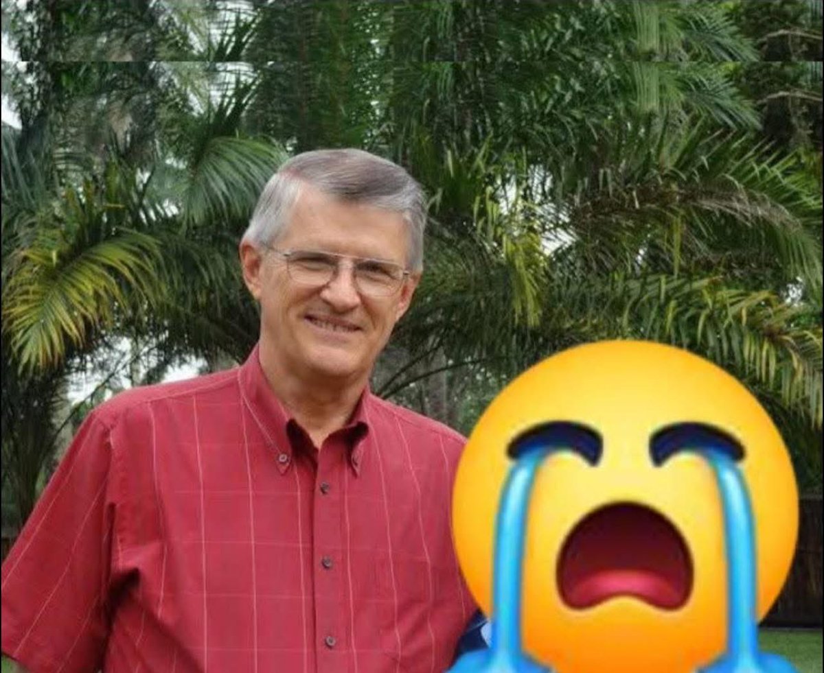 KimKimuntu's tweet photo. Triste nouvelle au Sankuru : l’homme de Dieu et philanthrope américain Paul Law est décédé aujourd’hui à Lodja. Il a réalisé sa dernière émission hier avec le journaliste François Lendo, dans sa résidence de Lodja.

Installés au Sankuru depuis 1968, Paul Law et sa femme ont ramené des États-Unis un véhicule de forage afin de permettre l’accès à l’eau potable à certains villages et quartiers du Sankuru. Autrefois obligée de parcourir des kilomètres à la recherche d’eau, la population dispose désormais d’eau potable dans son propre quartier.

Il était également engagé dans la construction et la réhabilitation des routes de cette partie du pays.

Paul et Marty Law sont des missionnaires américains très connus dans la province du Sankuru. Ils œuvrent depuis 1968 dans cette partie de la #RDC.