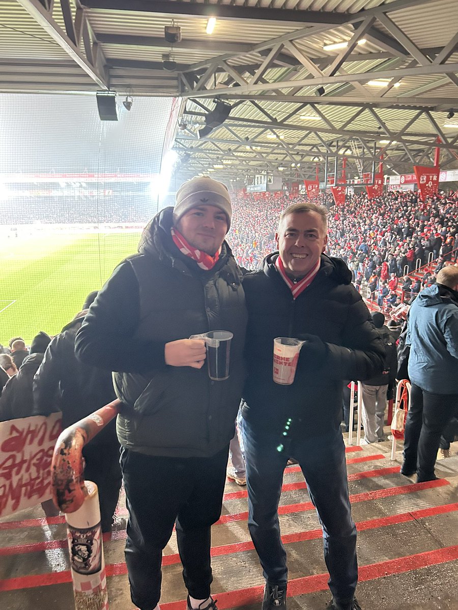 Harrison Dunks tweet media