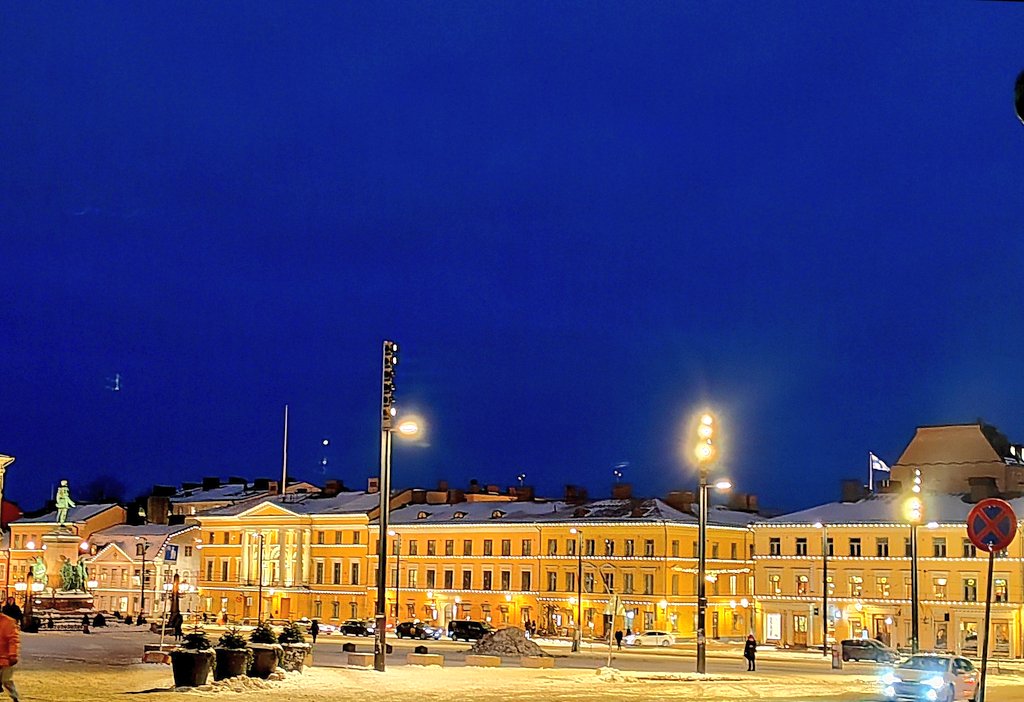 ElseKruskopf's tweet photo. Hyvää yötä Helsinki 💫Good night. #Finland #Helsinki #senatesquare https://t.co/0SkQAIOxQa