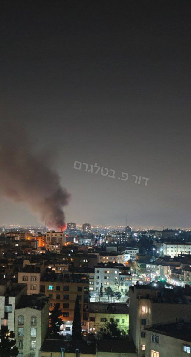 🚨🇮🇷BREAKING: Opposition channels in Tehran report an explosion and fire.

It is claimed that this is a military headquarters.