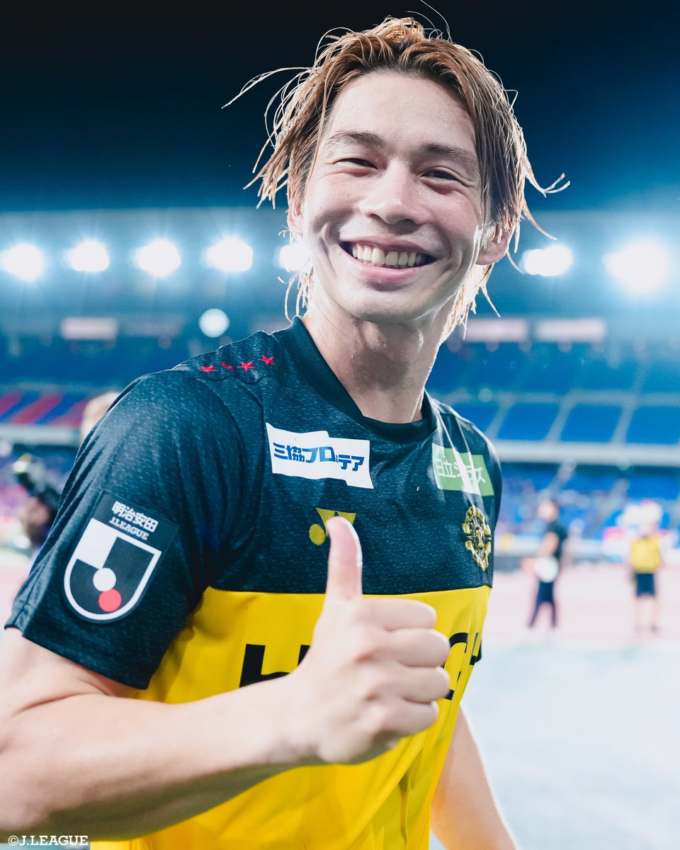 J_League's tweet image. 🎂 HAPPY BIRTHDAY 🎂

本日2月7日は
柏レイソル
瀬川祐輔 選手の32歳の誕生日です👏

瀬川選手、
おめでとうございます🎊

@unasuke92
@REYSOL_Official
