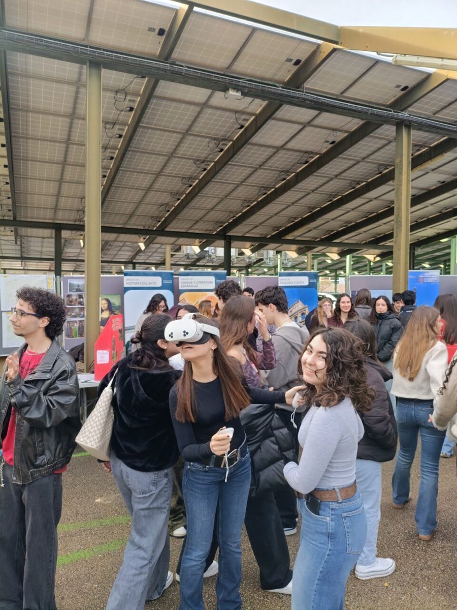 🗺 Ya ha concluido la Feria de Secundaria en la que centenares de estudiantes han podido conocer el trabajo y las posibilidades académicas y laborales que ofrece en Grado en Ciencia y Tecnología Geográficas.