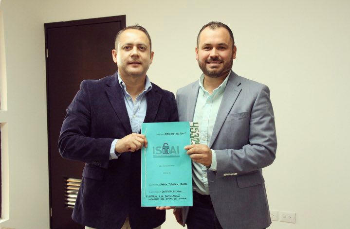 En el marco de la coordinación institucional de Transparencia se llevó a cabo la firma de convenio de Transferencia de Expedientes de Recursos de Revisión entre el Órgano Interno de Control del  #IEESonora a cargo del Lic. Juan Carlos Jáuregui (<a href="/03jauregui/">Juan Carlos Jáuregui</a>)  y Transparencia para