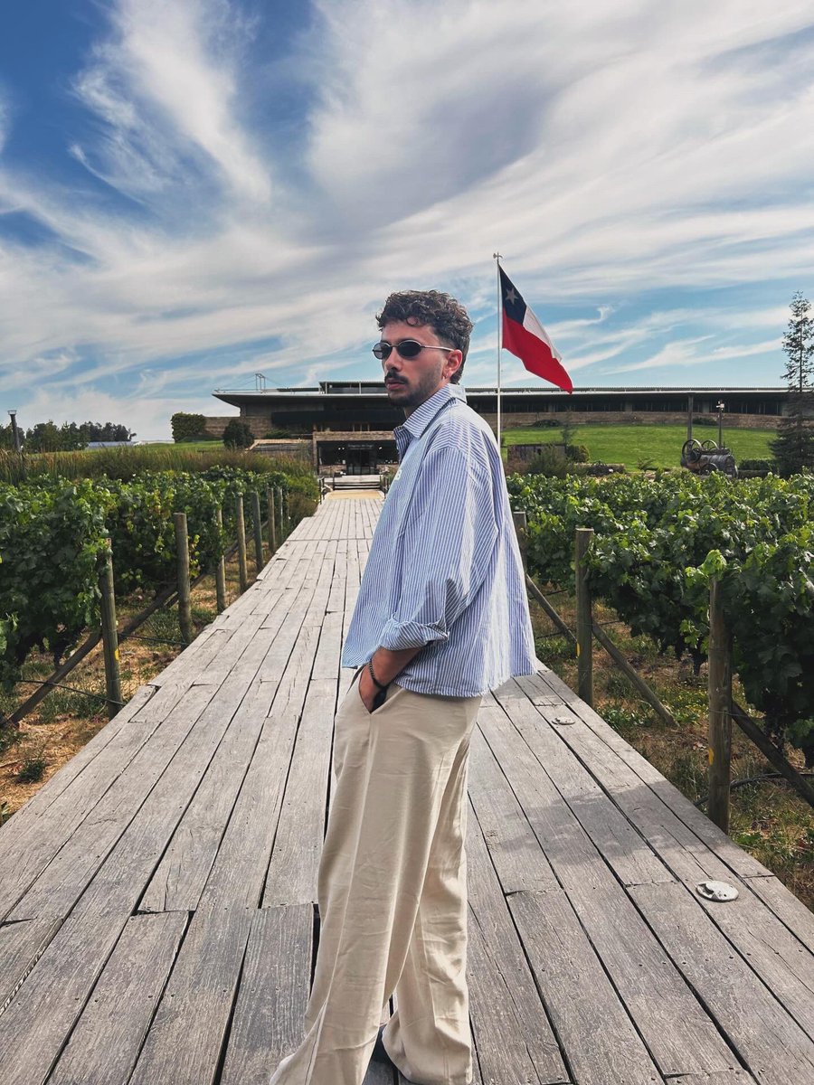 maticostas92's tweet photo. Vayan a tomar vino a chile https://t.co/CnUVY26qct