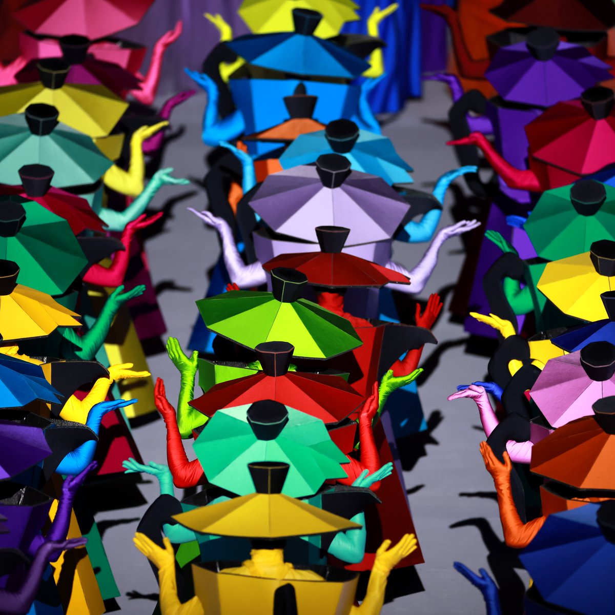 MUSIC, COLOR AND CREATIVITY 🔥
In one word: ITALY 🇮🇹

#MilanoCortina2026 #Olympics #OpeningCeremony