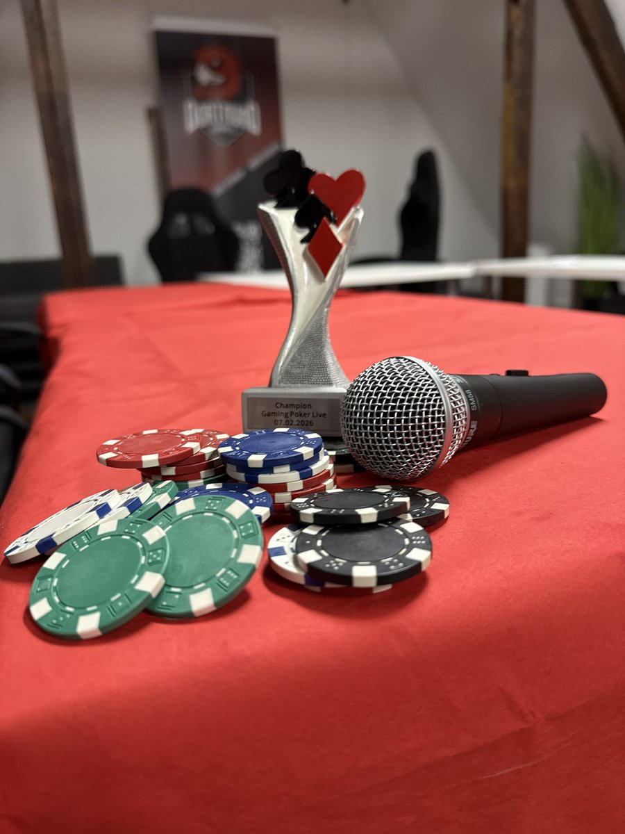 Dank <a href="/DortmundEsports/">Dortmund eSports</a> befinde ich mich mal wieder im Dortmunder Vereinsheim und morgen starten wir dann in die erste Live Spielshow „Gaming Poker“ mit 8 Kandidaten!

Wir fangen um 15 Uhr an und ihr findet die Streams auf den Kanälen von <a href="/esportBERG/">BERG</a>, <a href="/Tru4Smash/">CGN | Tru4</a> &amp; <a href="/Raizor/">Raizor</a> 🎥