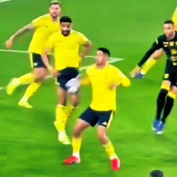 ITTI MANIA - اتي مانيا tweet media