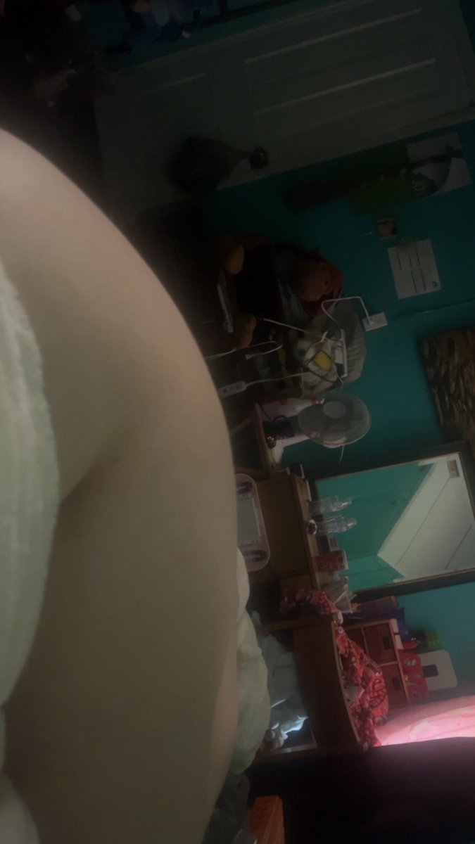 watch_Lilly's tweet photo. Extra lonely in bed 💜 #ThighsThursday #naked #lonelybed https://t.co/CM9Jh6Owu5