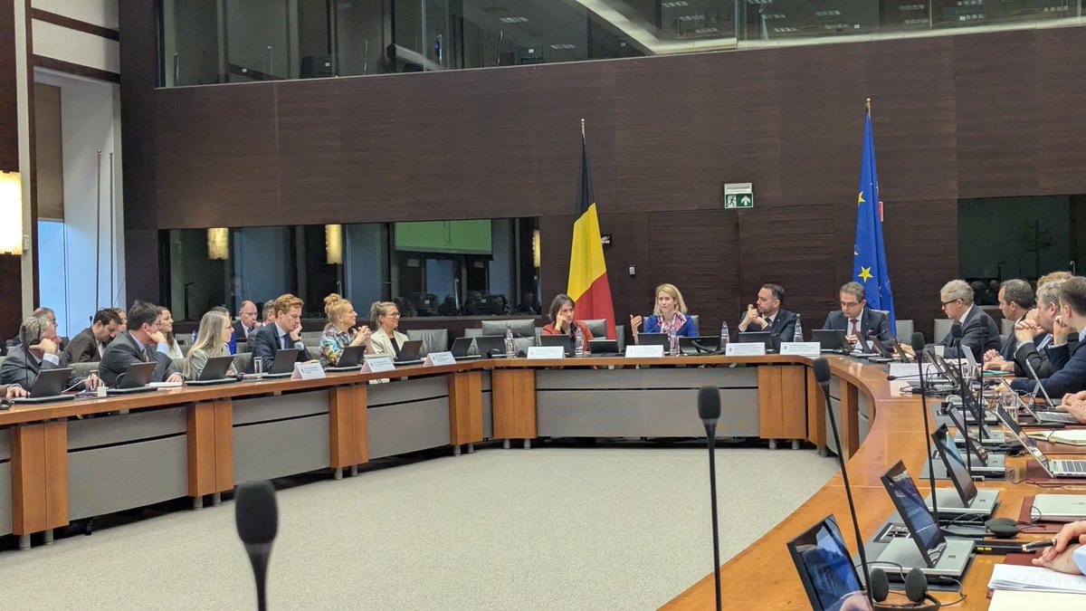 jdefraipont's tweet photo. Wrapping up a week of exchanges during the #BEDiploDays in #Brussels. The occasion to take stock of the current challenges with HM the King, @Bart_DeWever, @prevotmaxime, @kajakallas and others. Focus on making our actions impactful & our tools fit for the job. @BelgiumMFA https://t.co/WlUZcZTHcf