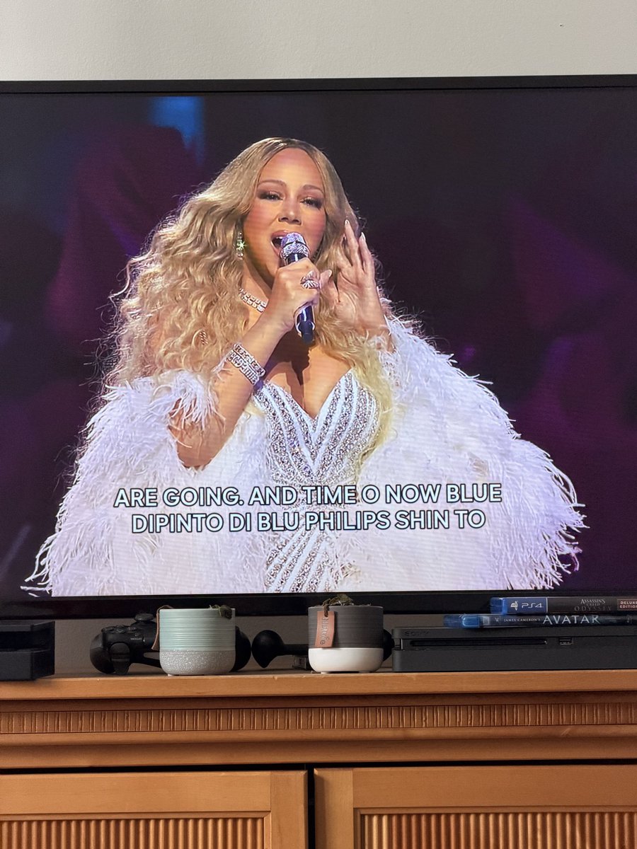 facelessdroid's tweet photo. WHO is doing the subtitles for the opening ceremony broadcast i am in tears. mind you she is singing Volare nel blu, dipinto de blu https://t.co/d24XQAHxCr