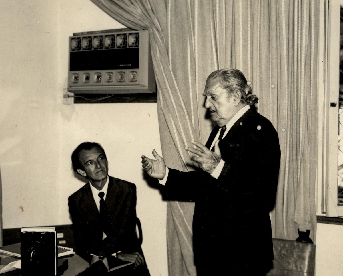 DEÍFILO GURGEL: 14 anos de “encantamento” 📷
.
No dia 06 de fevereiro de 2012, Deífilo Gurgel “encantou-se”.  Tendo sido Presidente da Comissão Norte-Riograndense de Folclore, dedicou-se, de corpo e alma, ao estudo, à pesquisa, à preservação e à difusão do folclore potiguar.
