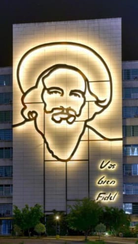 “En su renuevo continuo e inmortal, Camilo es la imagen del pueblo”.
Che Guevara
En el aniversario de su natalicio, el recuerdo y el ejemplo del eterno Señor de la Vanguardia, son inspiración y certeza de que #CubaVencerá.
#CubaEstáFirme