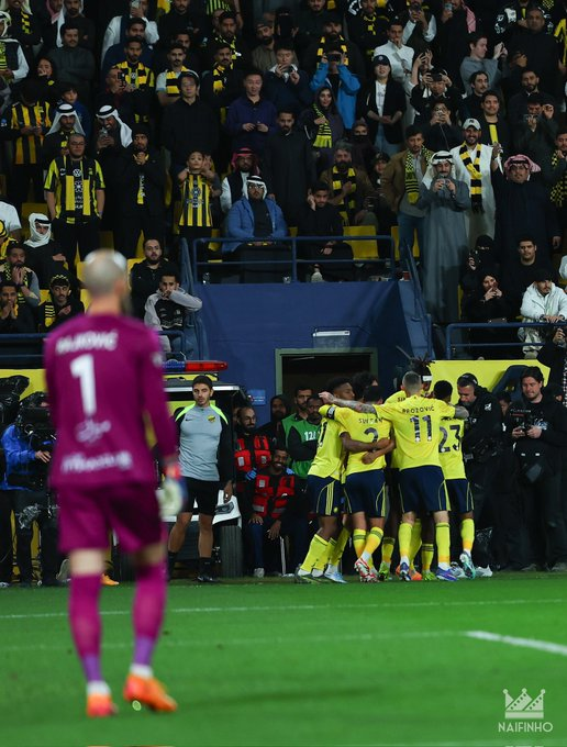 بغياب كريستيانو رونالدو.. النصر يجدد فوزه على الاتحاد 2-0 ويواصل ملاحقة الهلال على صدارة دوري روشن. - النصر يرفع رصيده إلى 49 نقطة بفارق نقطة واحدة عن الهلال المتصدر 