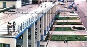 emeleto's tweet photo. @GaboAir Hermoso! Hasta inicios de los 90s el entonces Aeropuerto Internacional Simón Bolívar de Guayaquil tenía una enorme terraza desde donde se podía despedir/recibir a los viajeros y ver todas las operaciones, los despegues y aterrizajes… Era uno de mis lugares favoritos en el mundo https://t.co/URK1KAuUqb