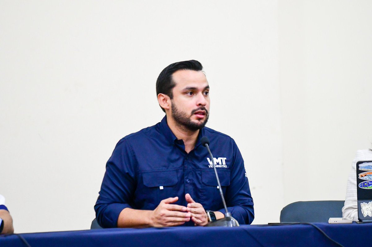 AlertaPlus's tweet photo. EL SALVADOR | Residencia Shakira

“Es importante que la población programe su viaje, habrá transporte gratuito desde diferentes puntos que será proporcionada por la producción del evento, no habrá estacionamiento en calles cercanas, solamente los habilitados en:
 
📍Canchas Chapupo (gratuito)
📍Estacionamiento del estadio Cuscatlán (gratuito)
📍Estacionamiento Multiplaza (tarifa única de a quienes salgan entre las 10:00 p.m. y 2:00 a.m.)
📍Metrocentro y Metrosur San Salvador - Estacionamiento av. Los Andes (tarifa única de a quienes salgan entre las 10:00 p.m. y 2:00 a.m.)
📍Estacionamiento parque Bicentenario (uso gratuito, ingreso por av. Jerusalén). 

Esto permite que muchos de los visitantes nacionales como extranjeros puedan movilizarse de manera más eficiente”, viceministro @NelsonReyesSV.