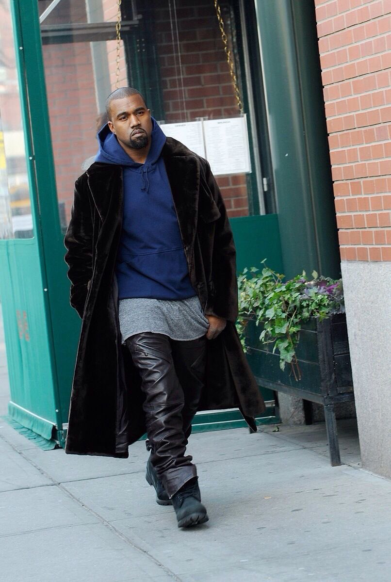 heIIamud's tweet photo. Kanye West In Timberland Boots https://t.co/LvWzeOjcNF