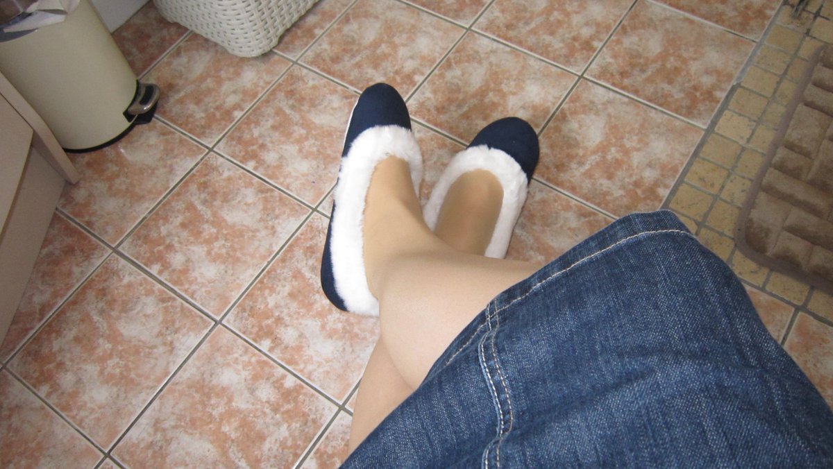 20260206 full fur collar enclosed slippers and tights