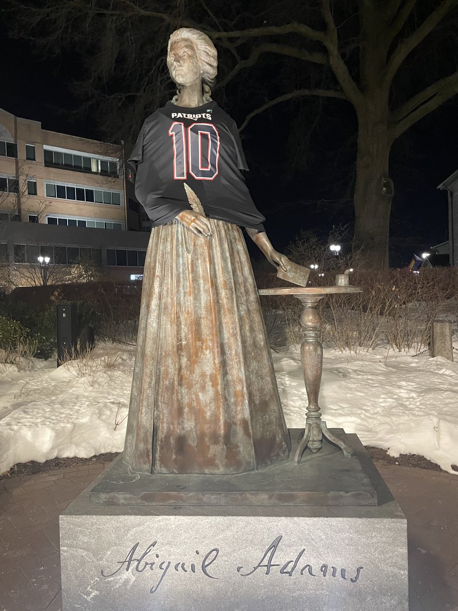 The Abigail Adams statue in Quincy is wearing a Drake Maye jersey ahead of the Super Bowl.

❤️

📸: <a href="/primeau_ni90760/">Nicole Primeau</a>
