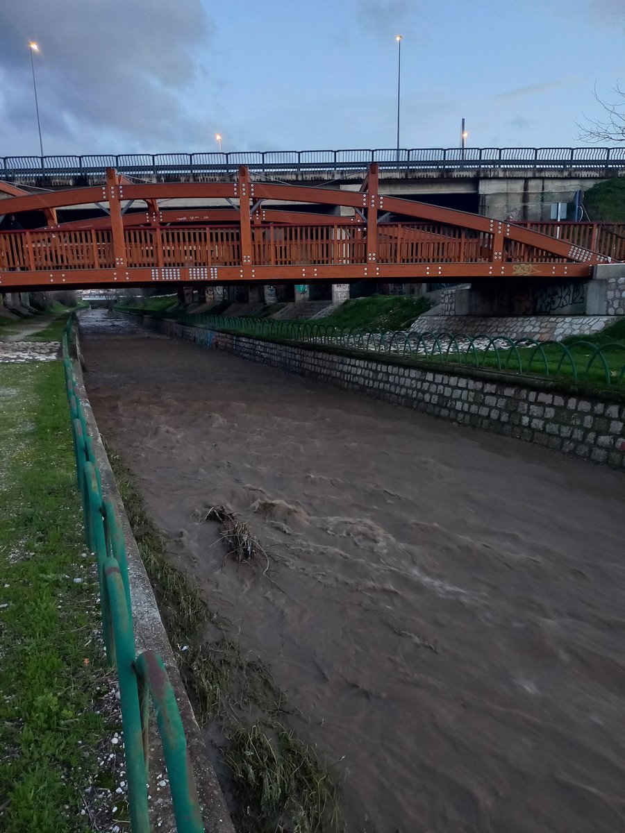 AMarquez27's tweet photo. @meteovegas Sumo a tu resumen las fotos del Beiro, Darro y Monachil de esta tarde también. 🚲 📷 https://t.co/SLqhRzxO0x