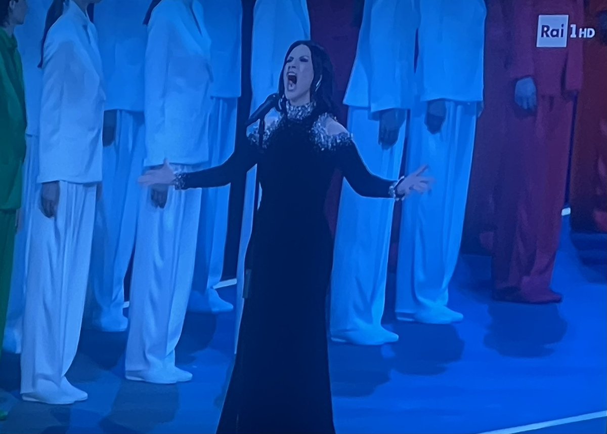 La Pausini mentre prova l’acuto per l’Ariston 

#OlimpiadiInvernali2026