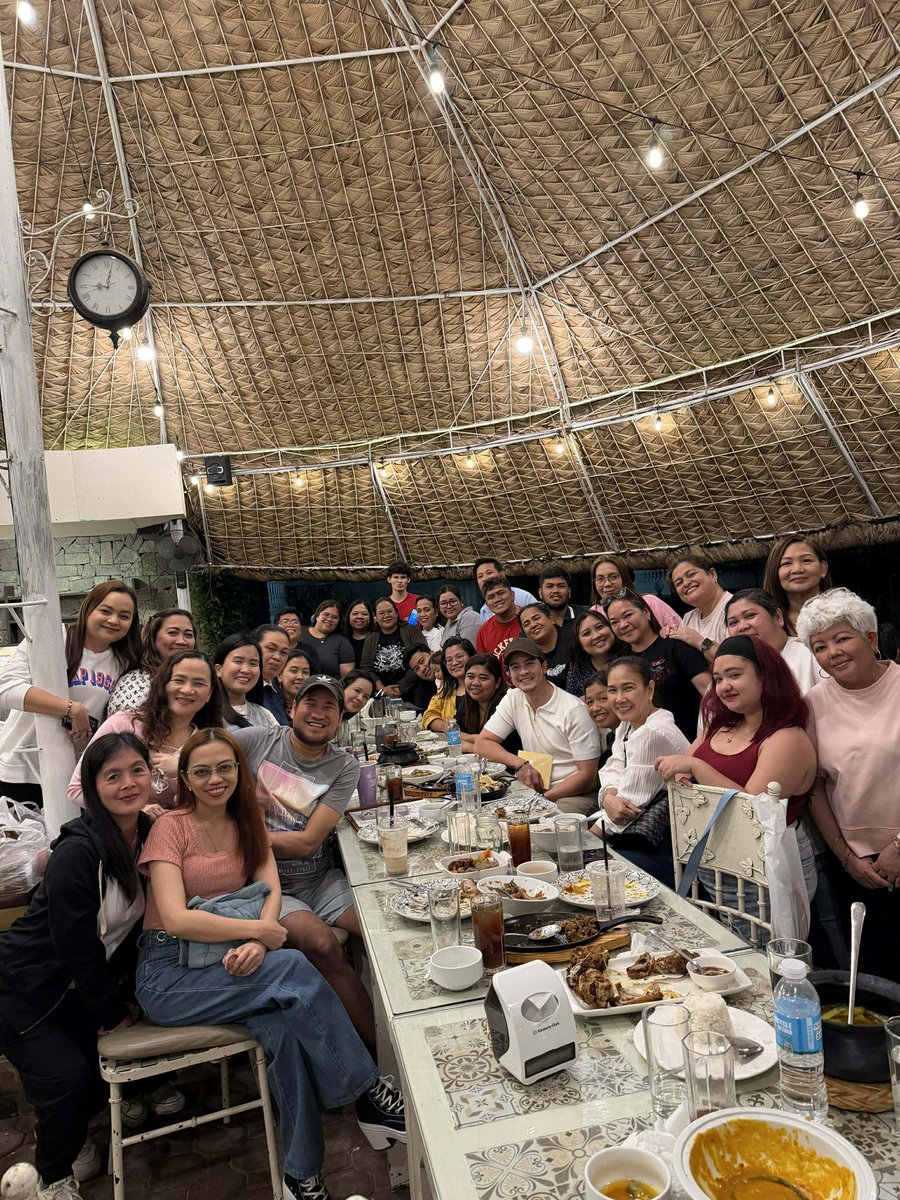 nashlygirl21's tweet photo. Mahal na Mahal ka namin @aldenrichards02 

Dito lang kami palagi 💙

#ALDENRichards
#Aldenatics
#fanmily https://t.co/dlVTN4gpx6