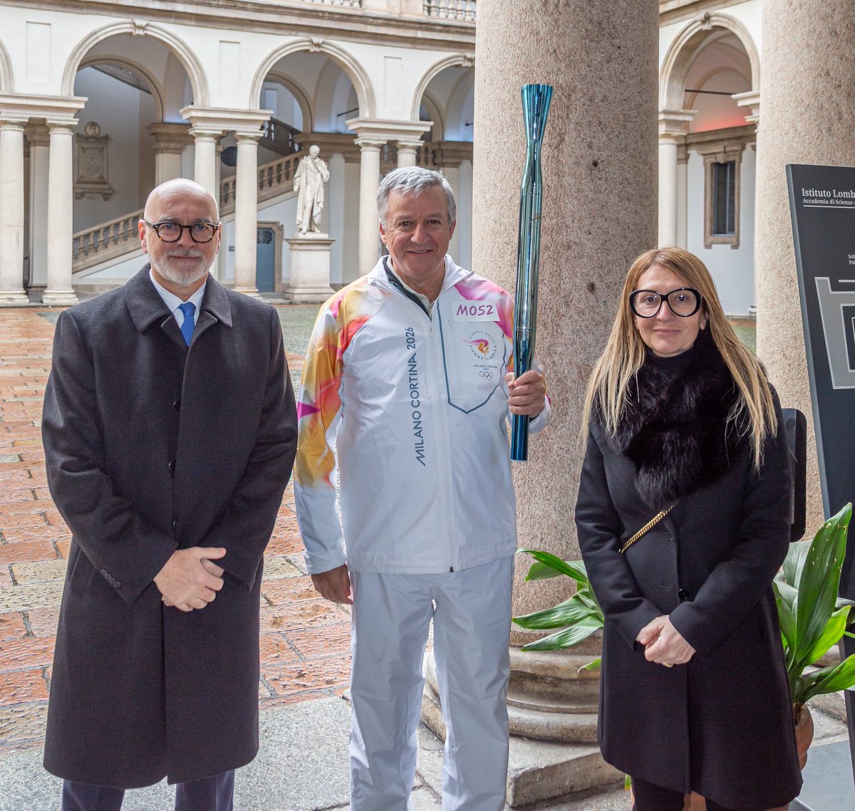 GrandeBrera's tweet photo. La fiamma olimpica ha acceso la Grande Brera.
Dal Cortile d’Onore della Pinacoteca al Tempietto di Palazzo Citterio, un passaggio carico di energia, simbolo di incontro tra arte, città e spirito olimpico. #MilanoCortinaOlympic2026 https://t.co/LpxFlDLRSL