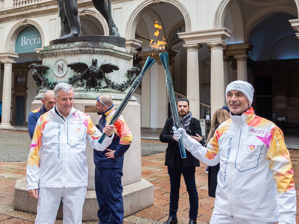 GrandeBrera's tweet photo. La fiamma olimpica ha acceso la Grande Brera.
Dal Cortile d’Onore della Pinacoteca al Tempietto di Palazzo Citterio, un passaggio carico di energia, simbolo di incontro tra arte, città e spirito olimpico. #MilanoCortinaOlympic2026 https://t.co/LpxFlDLRSL