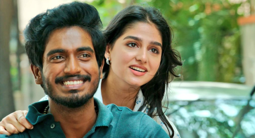 GuhanSuriya's tweet photo. A perfect Rom-com after a long time👌🏻🫶🏻🤍
Good acting @Abishanjeevinth bro❤️
#AnaswaraRajan 👌🏻
Dir #Mathan 💯 & good quality production bench @soundaryaarajni 💥
@RSeanRoldan as usual 👌🏻💥💯
#WithLove https://t.co/x3odiIPOCW