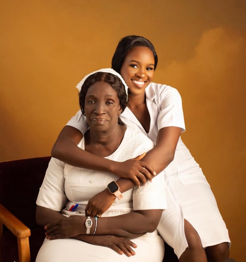 FellowNurses1's tweet image. Today, we celebrate an extraordinary achievement and a heartwarming story of dedication, perseverance, and family legacy. 

@iam_salliee congratulations 🎉 ♥️

#NurseLife #FamilyLegacy #WomenInHealthcare #Inspiration #HealthcareHeroes #FullCircle 
fellownurses.com