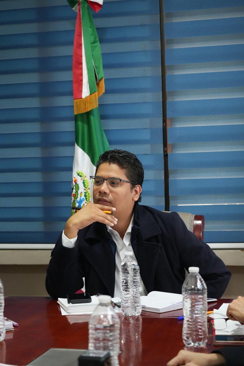 cejumver's tweet photo. 🤝 Reunión con el presidente municipal de Actopan, Eduardo Utrera Carreto, para avanzar en acciones conjuntas en beneficio de las mujeres, adolescencias e infancias.💜✨

@rocionahle @ahuedricardo 

#CJMParaTodas https://t.co/oKjSWK7fRU