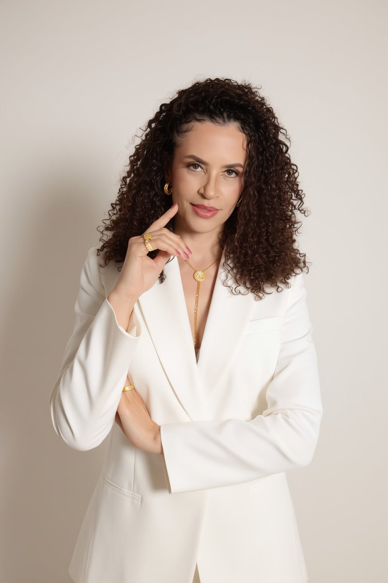 cyssax's tweet photo. #MulherQueSabe
#EstiloMaduro
#EleganciaNatural
#AutoestimaAlta
#BelezaAtemporal
#PowerLook
#PretinhoBásico
#MulherDeValor
#GlowUpSempre
#MulherPoderosa
#LookDoDia
#CuritibaFashion
#EmpoderamentoFeminino
#MulherQueSeAma https://t.co/nrHUgQ6viL