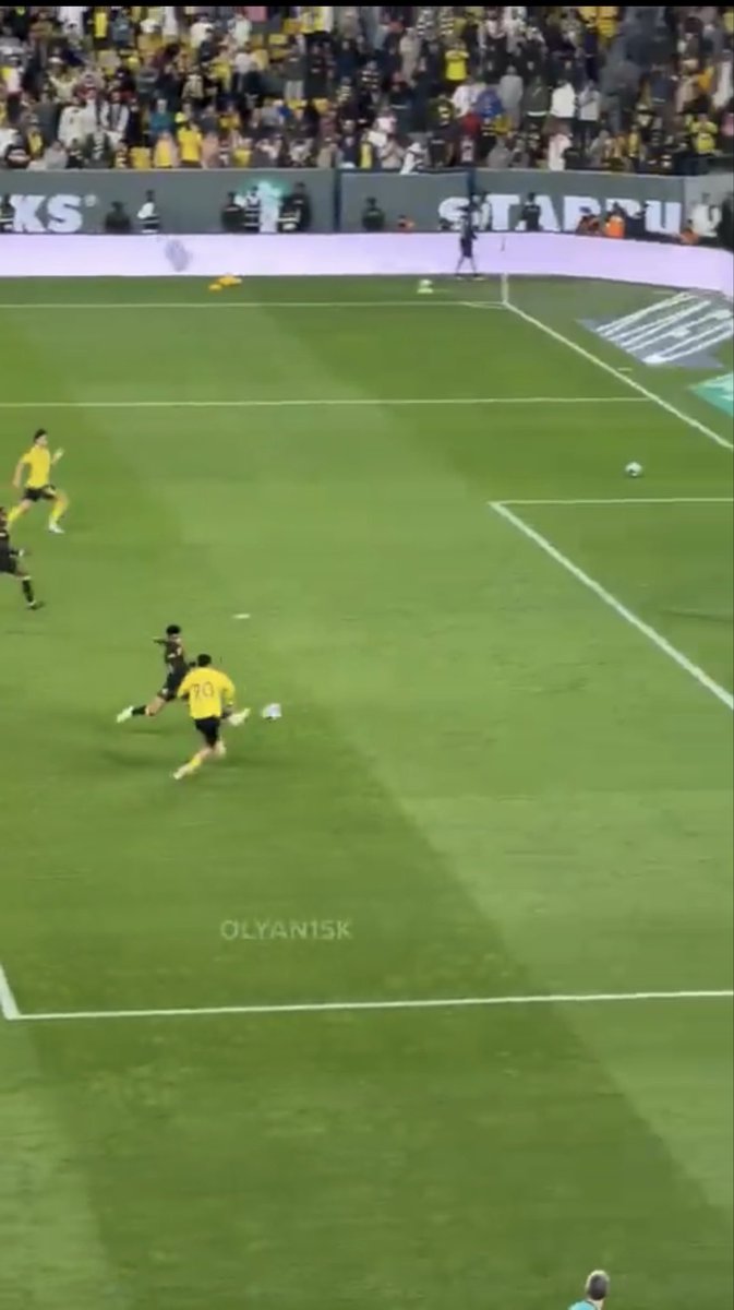 #النصر_الاتحاد
ركلة جزاء صحيحة لم تحتسب للاتحاد الكرة في يد سيماكان
ركلة جزاء غير صحيحة للنصر 
هدف غير شرعي للنصر لوجود كرتين في أرض الملعب قبل الهدف