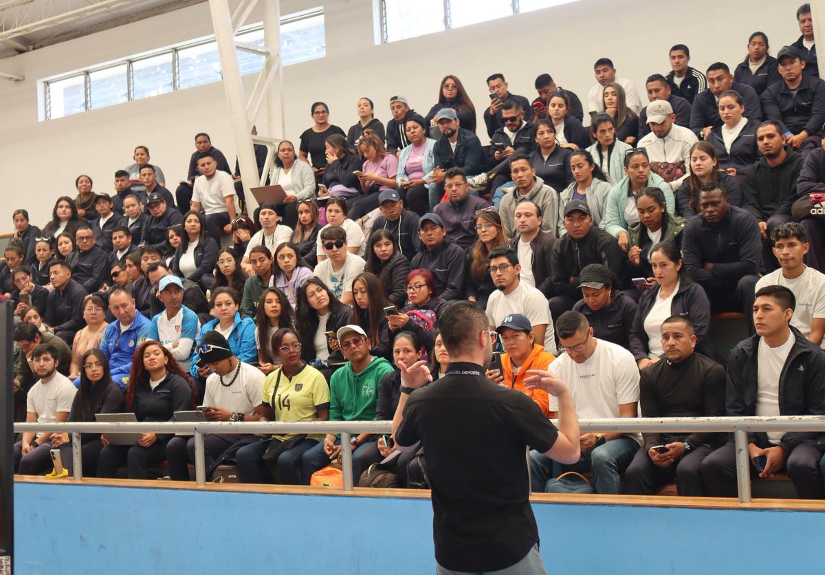 DeporteEc's tweet image. 200 instructores se capacitan para el retorno de #VamosALaCancha y #Actívate.

En los próximos días volverán a territorio para impulsar el movimiento, el bienestar y el deporte en comunidades de todo el país. 💪

#ElNuevoEcuador 🇪🇨
