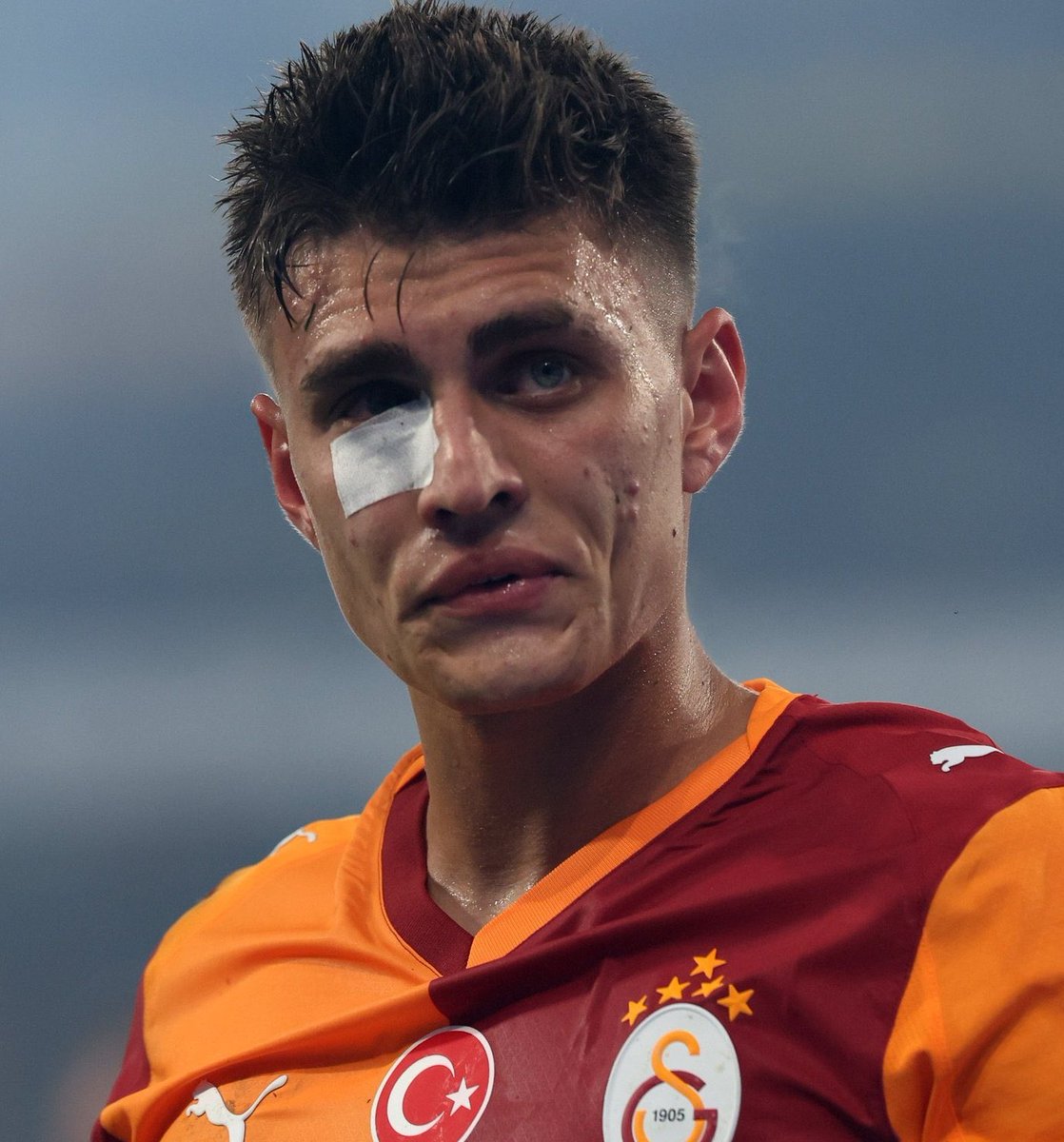 <a href="/GalatasaraySK/">Galatasaray SK</a> Böyle yönetim olmaz olsun!!Yazıklar olsun!! Ne istediniz bu çocuktan formayı sonunda kadar hakediyordu. #Yönetimistifa