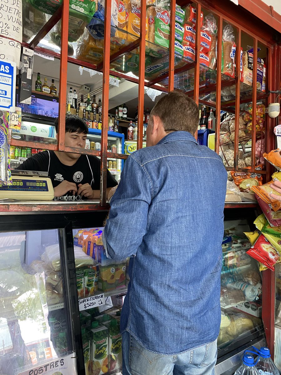 Visitamos el Instituto Privado San Agustín, La Mayéutica – apoyo escolar, y recorrimos calle Sabatini dialogando con comerciantes.
Escuchar, acompañar y estar presentes donde pasan las cosas.