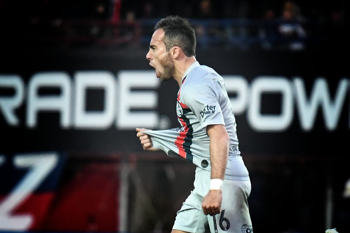 ProyectoBoedo's tweet photo. A 🔟 años del debut de FERNANDO BELLUSCHI en SAN LORENZO 👑 https://t.co/n3mzd4Fl6L