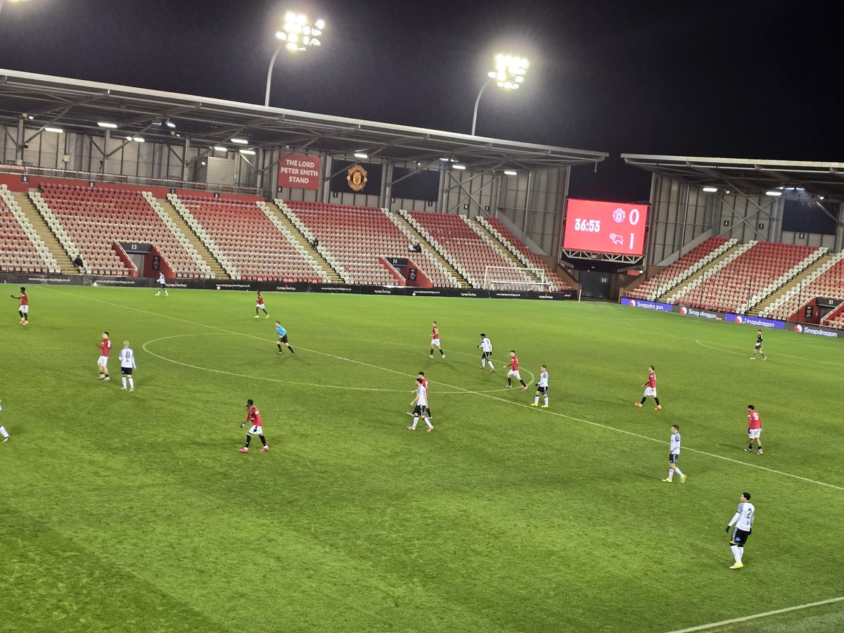 bennymufc's tweet photo. Manchester United 0-1 Derby County at HT:   
#MUFC #MUAcademy #MUNDER #PremierLeague2 #ProgressWithUnityStadium #ManchesterUnited #ManUtd #Football #U21 #UnitedVsDerby #MU #LSV #PL2 🇾🇪🇾🇪🇾🇪 https://t.co/ABcuDZalfm