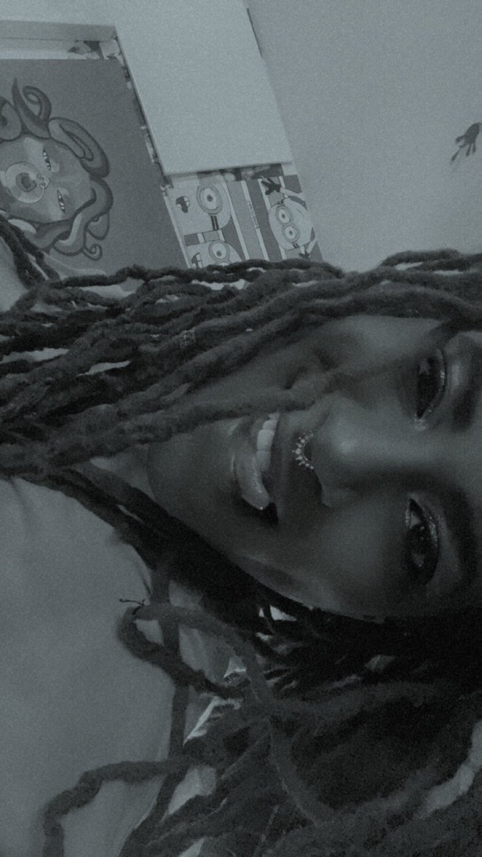 92sturdy's tweet image. Ice cream I look like ah 👅. IM SHINING OKAY OKAY 😝😮‍💨😁🤝🏽💃🏾 #friyay #lookoftheday #makeupartist #fypage #gorgeous