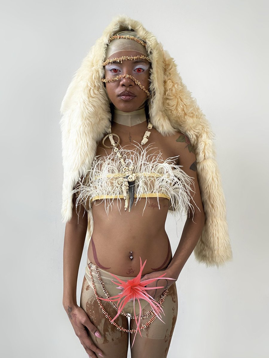 Foot To Throat tweet media