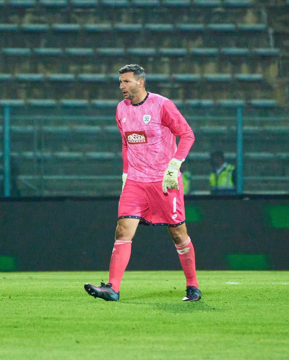 Makonco_M's tweet photo. 🟢 Durban City beat Chippa United 3-2 in a penalty shootout, thanks to Darren Keet's three saves, and advanced to the Nedbank Cup last 16.

FT: 𝗗𝘂𝗿𝗯𝗮𝗻 𝗖𝗶𝘁𝘆 [3] 𝟬-𝟬 [2] 𝗖𝗵𝗶𝗽𝗽𝗮 𝗨𝗻𝗶𝘁𝗲𝗱 

Durban City: ❌ ✅ ✅ ❌ ❌ ✅ 
Chippa Utd: ❌ ✅ ❌ ❌ ✅ ❌

#NedbankCup 🏆