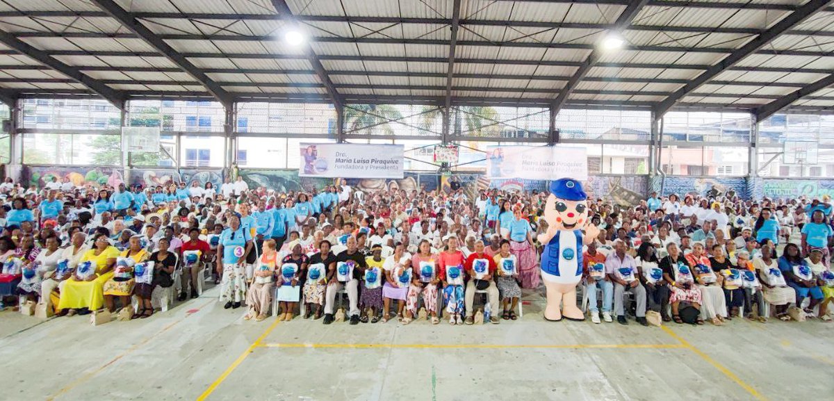 FIMLM's tweet photo. #FimlmColombia 🇨🇴 | 🌊💙 En Buenaventura, 1.000 personas mayores y con discapacidad participaron en un encuentro lleno de música, cultura y valores, con talleres de autocuidado, alimentación saludable y actividad física. 🌟

Conoce más: https://t.co/NTUTQvFueK 
#AyudanosaAyudar https://t.co/1iKO7jPARG