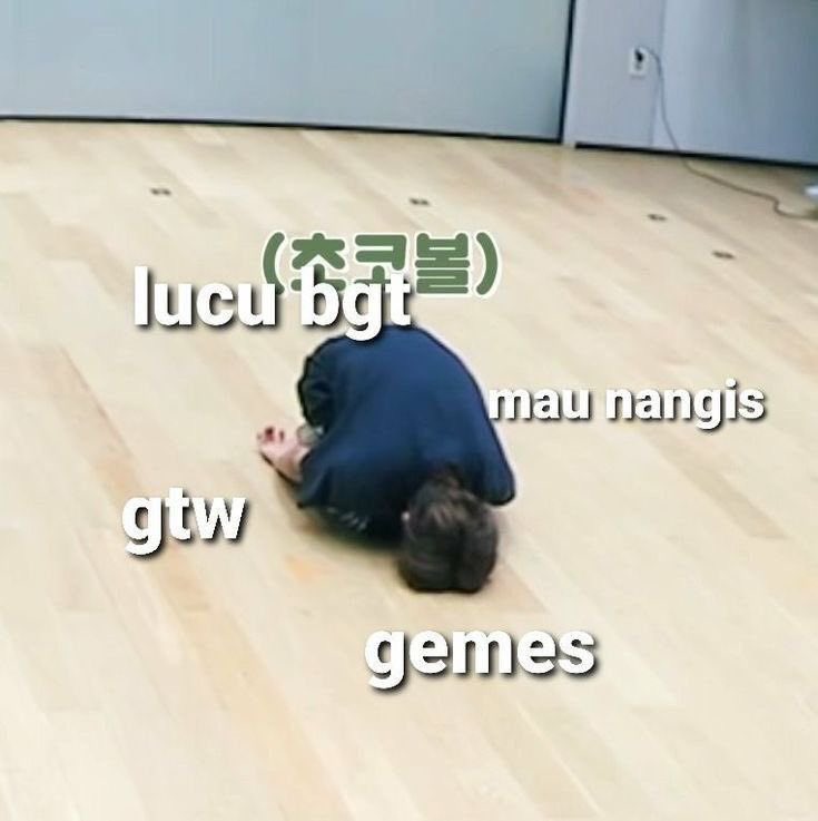 Minggir ada my bini lewat yg godain by one sama gua dulu