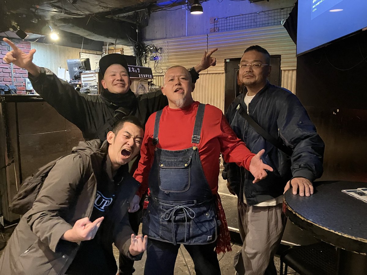 ヨシオがタカギ(sin-decade)に変化した写真も1枚。笑 バッチコイ!!