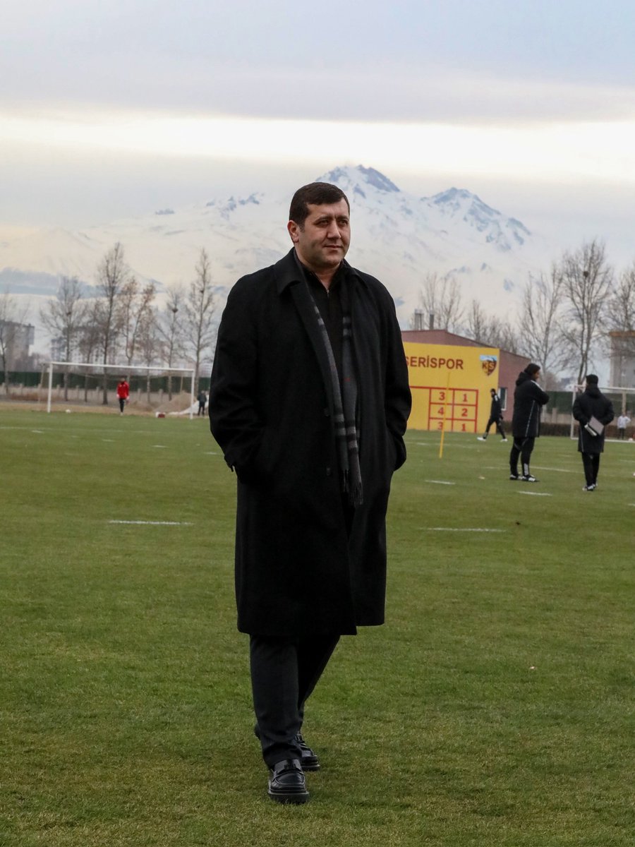 Bu şehirde hiç kimse ülkücüleri küçültmeye,ezmeye kalkışmayacak.
Yoksa seçimlerinizin bedelini siz ödersiniz size akıl verenler değil..!
Ayrıca şunu da bilin ki biz bize yapılan iyiliği de,kötülüğü de unutmayız..!
Varolsun Ülkücüler..!🤘🏻