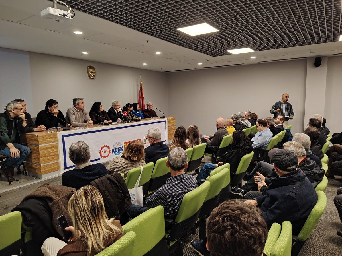 TMMOB1954's tweet photo. 6 Şubat 2023’te Kahramanmaraş merkezli yaşadığımız depremlerin 3. yılı dolayısıyla, aralarında TMMOB Bursa İKK'nın da bulunduğu DİSK, KESK, TMMOB ve TTB Bursa Bileşenleri 6 Şubat 2026 tarihinde BAOB Yerleşkesinde ortak bir basın açıklaması düzenledi.

https://t.co/z8e9CozIy3 https://t.co/W42KjJjHG6