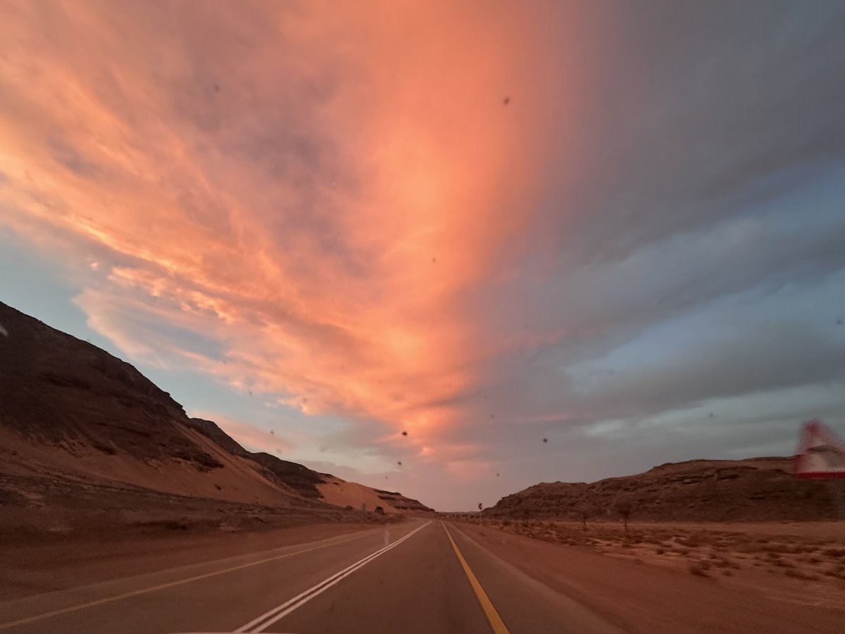 EvolveLeadLove's tweet image. Golden Hour and Sky looked stunning ….

#Exploring #Syrian #Haj #Route in #SaudiArabia