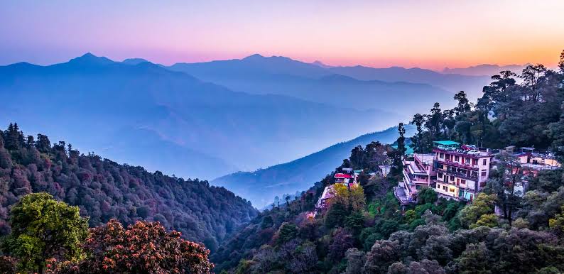 Indian_Analyzer's tweet photo. 🚨 BIG! Dehradun–Mussoorie highway approved, tourism gamechanger for Uttarakhand💥

• 42 km new National Highway cleared between Dehradun and Mussoorie.

Project includes TWO TUNNELS to cut through difficult terrain, ensuring FASTER, SAFER, ALL-WEATHER CONNECTIVITY👏🏼

• Why it matters:
Mussoorie, the ‘Queen of Hills’, sees heavy tourist inflow every year.

The highway will REDUCE CONGESTION, IMPROVE ROAD SAFETY, and SHORTEN TRAVEL TIME significantly.

Under Narendra Modi and Pushkar Singh Dhami, Uttarakhand’s tourism is being built with LONG-TERM VISION, NOT PATCHWORK FIXES.

Roads rise. Tourism accelerates.
Uttarakhand’s hill economy gets a historic lift.