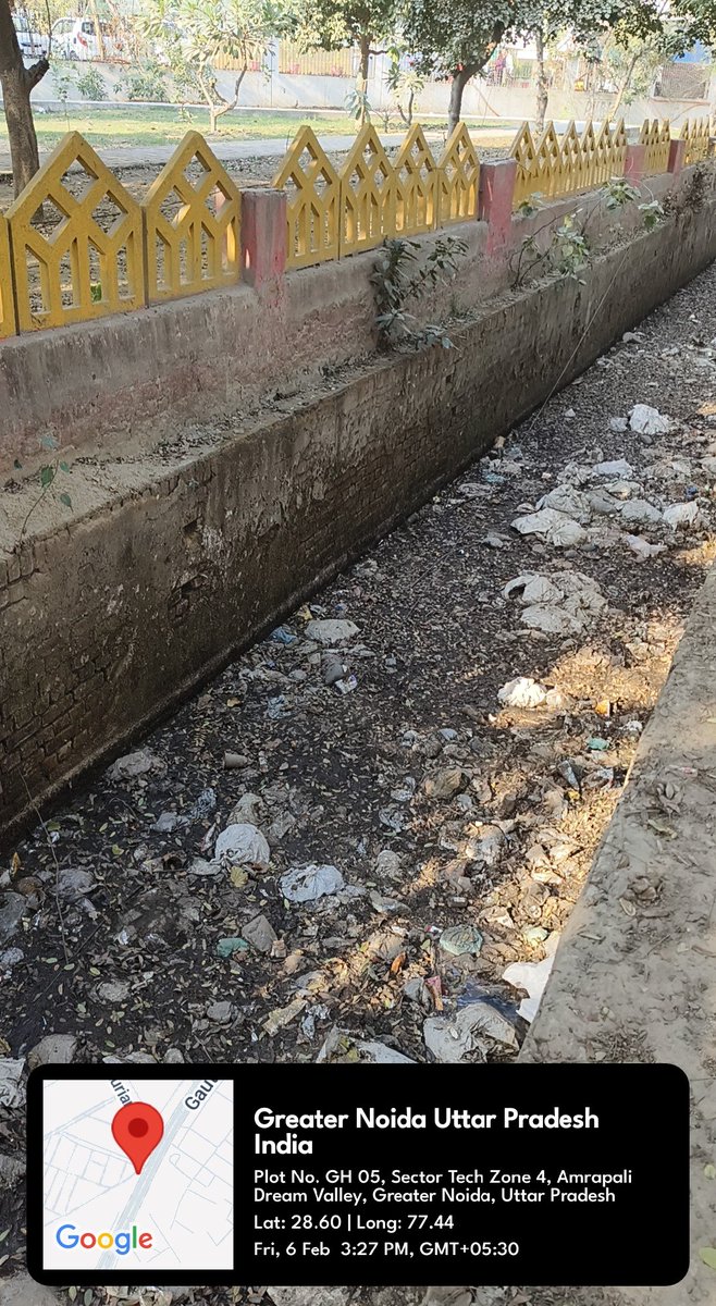Ranjanmill1005's tweet photo. Welcome to the 'Fastest Growing Economy' where even breathing clean air or driving on a safe road is a 'luxury.'

This open drain in Tech Zone 4, Greater Noida, is a disaster waiting to happen. The walls are crumbling, the water is stagnant, and there’s zero protection for citizens.

A techie drowned last month. How many more families need to be shattered for 'Ache Din' to include basic drainage covers? @OfficialGNIDA @CeoNoida @UPGovt @GreaterNoidaW  @CMOfficeUP
@dmgbnagar 

#NoidaNews #GovernanceFailure #greaternoida #gautumbudhnagar #Noida #india #fastestgrowingeconomy