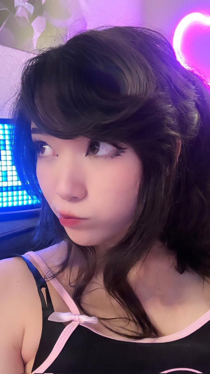 𝐓𝐖𝐈𝐓𝐂𝐇 𝐐𝐔𝐄𝐄𝐍❕ (@daddystreamer) on Twitter photo 