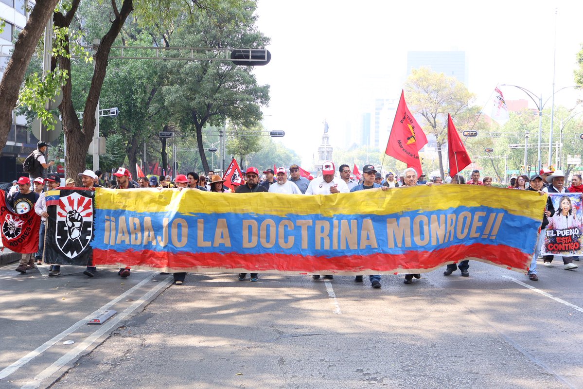 🚨🔔
Salió el segundo episodio de Social e Insurrecto, proyecto de difusión de la historia. 
Esta vez hablamos de la ruptura del orden construido a partir de los acuerdos de Punto Fijo y el ascenso de Hugo Chávez.

Échenle una oída 🎧🎧🎧

open.spotify.com/episode/16FFfr…